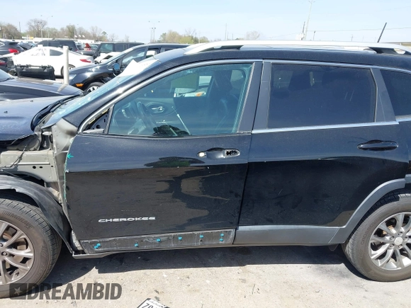 2019 Jeep Cherokee Latitude Plus with VIN 1C4PJLLB0KD358852, listed as a IAAI auction lot 41794999 with 112,667 mi miles. Bid and sale history available at carsss.com. Image 15.