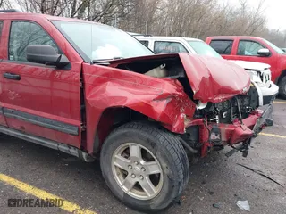 2006 Jeep Grand Cherokee Laredo with VIN 1J4HR48N66C251039, listed as a IAAI auction lot 40858197 with 178,094 mi miles. Bid and sale history available at carsss.com. Image 6.