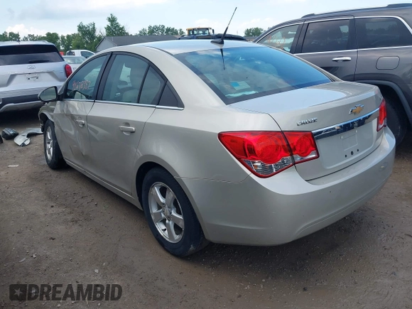 2014 Chevrolet Cruze 1LT with VIN 1G1PC5SB5E7174588, listed as a IAAI auction lot 42638357 with 89,813 mi miles and . Bid and sale history available at DreamBid. Image 3.