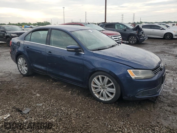2013 Volkswagen Jetta SE z VIN 3VWDX7AJ3DM443241, wystawiony jako Copart lot #62910875 z przebiegiem 171 337 mil mil oraz Czysty tytuł • Clean title. Historia ofert i sprzedaży dostępna na DreamBid. Obrazek 4.