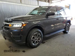 2024 Ford Expedition XLT with VIN 1FMJU1J84REA58417, listed as a Copart auction lot 52782705 with 27,205 mi miles and Clean Title. Bid and sale history available at carsss.com. Image 1.