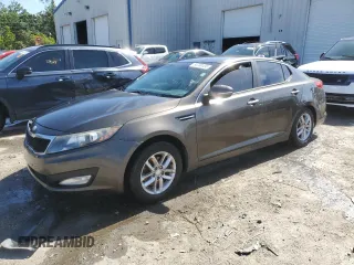 2013 Kia Optima LX z VIN 5XXGM4A74DG197071, wystawiony jako Copart lot #54780495 z przebiegiem 259 830 mil mil oraz Szkoda całkowita • Salvage title. Historia ofert i sprzedaży dostępna na DreamBid. Obrazek 1.