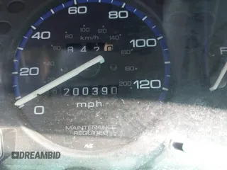 1998 Honda Civic LX z VIN 2HGEJ6672WH563664, wystawiony jako IAAI lot #42400327 z przebiegiem 200 390 mil mil oraz . Historia ofert i sprzedaży dostępna na DreamBid. Obrazek 7.