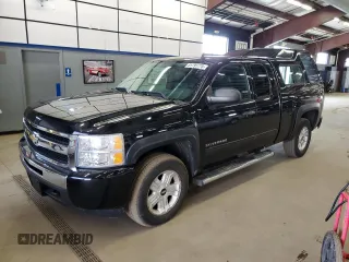 2010 Chevrolet Silverado 1500 LT with VIN 1GCSKSE35AZ228476, listed as a Copart auction lot 51791775 with 124,018 mi miles and Clean Title. Bid and sale history available at DreamBid. Image 1.