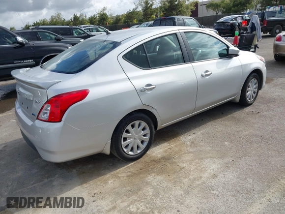 2015 Nissan Versa SV with VIN 3N1CN7AP0FL829247, listed as a IAAI auction lot 42068439 with 177,040 mi miles. Bid and sale history available at carsss.com. Image 4.