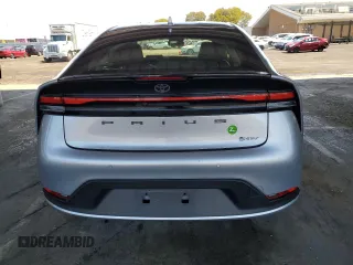 2024 Toyota Prius LE z VIN JTDACAAU8R3019538, wystawiony jako Copart lot #56960185 z przebiegiem 33 490 mil mil oraz Szkoda całkowita • Salvage title. Historia ofert i sprzedaży dostępna na DreamBid. Obrazek 6.