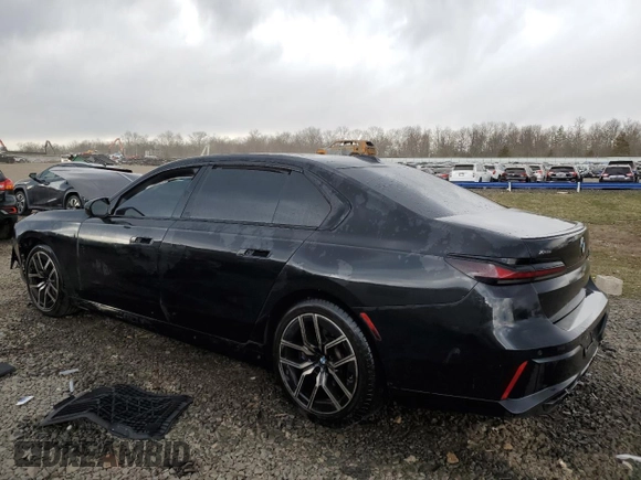 2023 BMW 7 Series 760i xDrive z VIN WBA33EJ00PCN22844, wystawiony jako Copart lot #47790414 z przebiegiem Nie podano mil oraz Szkoda całkowita • Salvage title. Historia ofert i sprzedaży dostępna na DreamBid. Obrazek 2.