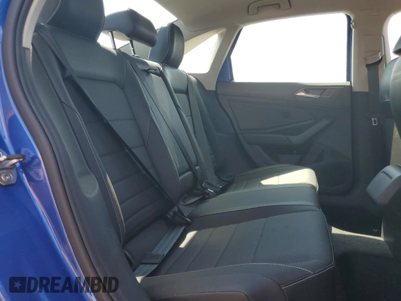 2024 Volkswagen Jetta SE with VIN 3VWEM7BU5RM095018, listed as a Copart auction lot 63504035 with 15,690 mi miles and Salvage title. Bid and sale history available at DreamBid. Image 10.