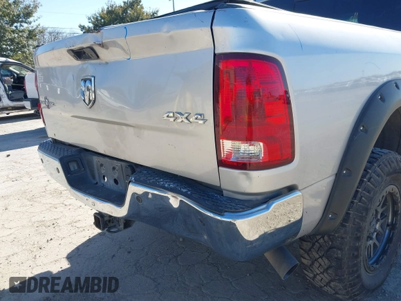 2015 Ram 2500 SLT with VIN 3C6UR5DL5FG664542, listed as a IAAI auction lot 41364516 with 161,984 mi miles. Bid and sale history available at carsss.com. Image 18.