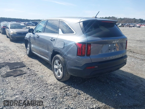 2022 Kia Sorento LX with VIN 5XYRG4LC8NG122154, listed as a IAAI auction lot 41590659 with 15,619 mi miles. Bid and sale history available at carsss.com. Image 3.