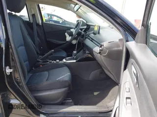 2016 Scion iA z VIN 3MYDLBZVXGY136298, wystawiony jako IAAI lot #42014712 z przebiegiem 124 038 mil mil oraz . Historia ofert i sprzedaży dostępna na DreamBid. Obrazek 5.