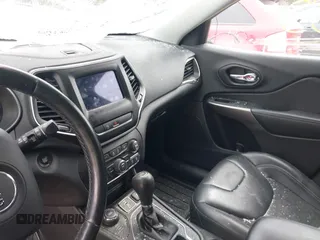 2019 Jeep Cherokee Latitude Plus с VIN 1C4PJMLX8KD255227, выставлен на аукционе IAAI как лот 41991235 с пробегом 104 879 миль миль и . История ставок и продаж доступна на DreamBid. Изображение 5.