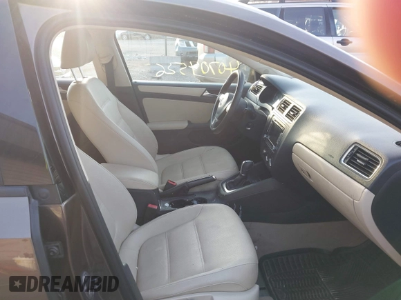 2012 Volkswagen Jetta SE с VIN 3VWDP7AJ4CM370850, выставлен на аукционе IAAI как лот 40704526 с пробегом 156 554 миль миль и . История ставок и продаж доступна на DreamBid. Изображение 5.