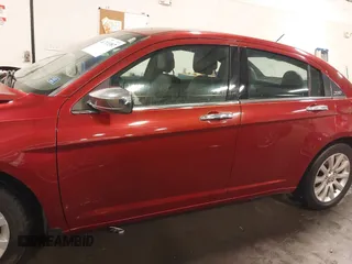 2013 Chrysler 200 Limited with VIN 1C3CCBCG9DN569256, listed as a IAAI auction lot 41711387 with 156,536 mi miles. Bid and sale history available at carsss.com. Image 15.