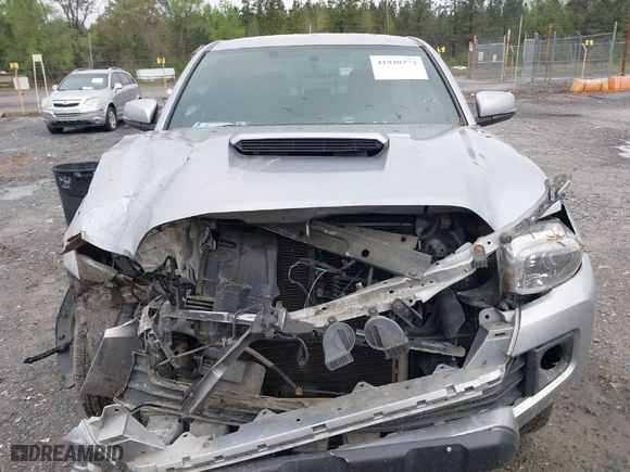 2017 Toyota Tacoma SR5 with VIN 5TFAZ5CN3HX035326, listed as a IAAI auction lot 41940372 with 284,065 mi miles. Bid and sale history available at carsss.com. Image 13.