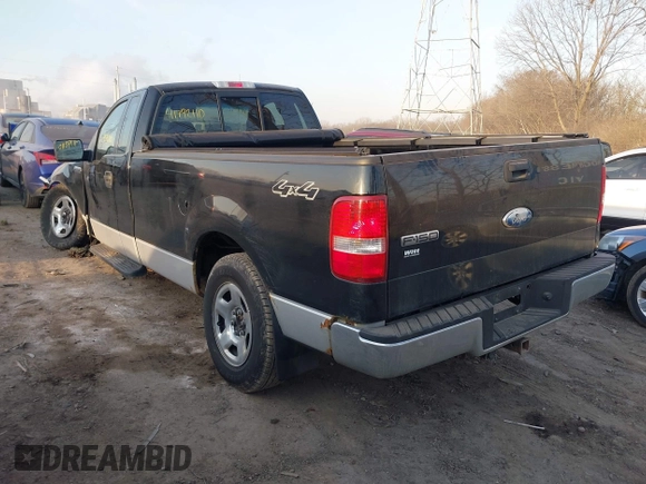 2006 Ford F-150 XL with VIN 1FTRF14W26NA53532, listed as a IAAI auction lot 41792110 with 115,264 mi miles. Bid and sale history available at carsss.com. Image 3.