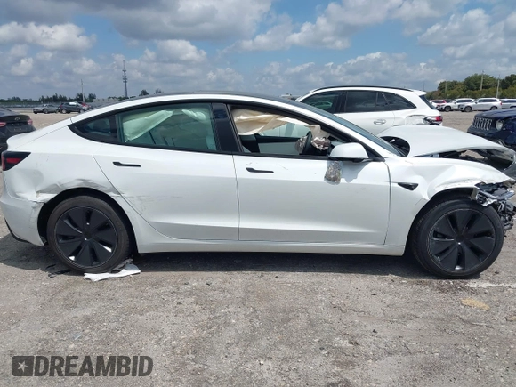 2025 Tesla Model 3 Long Range с VIN 5YJ3E1EA7SF903675, выставлен на аукционе IAAI как лот 42056122 с пробегом 2 564 миль миль и . История ставок и продаж доступна на DreamBid. Изображение 14.