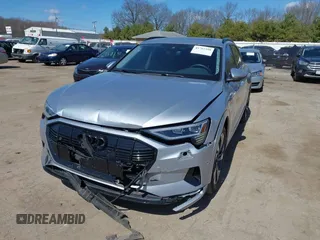 2022 Audi e-tron Premium с VIN WA1AAAGEXNB047650, выставлен на аукционе IAAI как лот 41782598 с пробегом 45 906 миль миль и . История ставок и продаж доступна на DreamBid. Изображение 2.