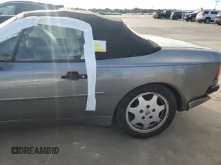 1991 Porsche 944 z VIN WP0ZZZ94ZLN431804, wystawiony jako Copart lot #73870554 z przebiegiem 131 475 mil mil oraz Szkoda całkowita • Salvage title. Historia ofert i sprzedaży dostępna na DreamBid. Obrazek 12.