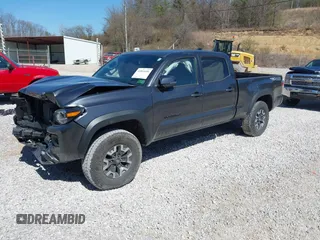 2023 Toyota Tacoma SR5 z VIN 3TMDZ5BN1PM163714, wystawiony jako IAAI lot #41814446 z przebiegiem 14 069 mil mil oraz . Historia ofert i sprzedaży dostępna na DreamBid. Obrazek 2.