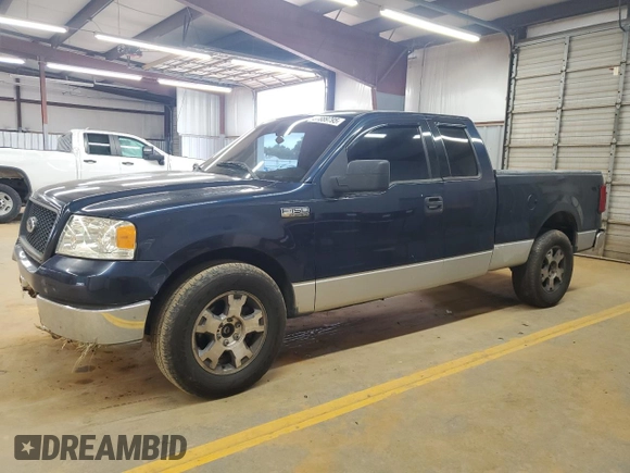 2004 Ford F-150 XL z VIN 1FTPX12504FA24553, wystawiony jako Copart lot #57889795 z przebiegiem 173 689 mil mil oraz Szkoda całkowita • Salvage title. Historia ofert i sprzedaży dostępna na DreamBid. Obrazek 1.