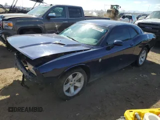 2013 Dodge Challenger SXT z VIN 2C3CDYAG0DH724420, wystawiony jako Copart lot #47886385 z przebiegiem 179 738 mil mil oraz Nie do naprawy. Historia ofert i sprzedaży dostępna na DreamBid. Obrazek 1.