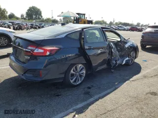2018 Honda Clarity Plug-In Hybrid Touring with VIN JHMZC5F36JC009488, listed as a Copart auction lot 69550083 with 100,801 mi miles. Bid and sale history available at carsss.com. Image 3.