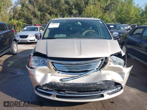 2015 Chrysler Town & Country Limited Platinum with VIN 2C4RC1GGXFR619209, listed as a IAAI auction lot 40366234 with 163,649 mi miles. Bid and sale history available at carsss.com. Image 13.