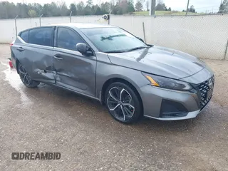 2024 Nissan Altima SR z VIN 1N4BL4CV1RN331948, wystawiony jako IAAI lot #41877927 z przebiegiem 19 134 mil mil oraz . Historia ofert i sprzedaży dostępna na DreamBid. Obrazek 1.
