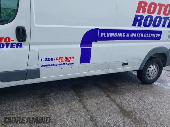 2018 Ram ProMaster Cargo z VIN 3C6TRVDG0JE144400, wystawiony jako IAAI lot #42287423 z przebiegiem 124 891 mil mil oraz . Historia ofert i sprzedaży dostępna na DreamBid. Obrazek 17.