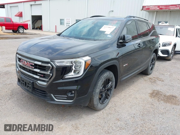 2024 GMC Terrain AT4 z VIN 3GKALYEG3RL222343, wystawiony jako IAAI lot #42238637 z przebiegiem 11 837 mil mil oraz . Historia ofert i sprzedaży dostępna na DreamBid. Obrazek 2.