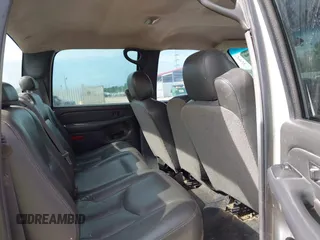2006 GMC Sierra 2500HD SLE with VIN 1GTHC23U36F157077, listed as a IAAI auction lot 42438080 with Not provided miles and . Bid and sale history available at DreamBid. Image 8.