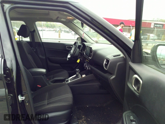 2023 Hyundai Venue Limited z VIN KMHRC8A37PU230705, wystawiony jako IAAI lot #41901589 z przebiegiem 38 550 mil mil oraz . Historia ofert i sprzedaży dostępna na DreamBid. Obrazek 5.
