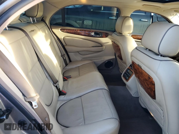 2009 Jaguar XJ with VIN SAJXA82B69SH31532, listed as a Copart auction lot 88027035 with 90,233 mi miles and Clean Title. Bid and sale history available at DreamBid. Image 10.