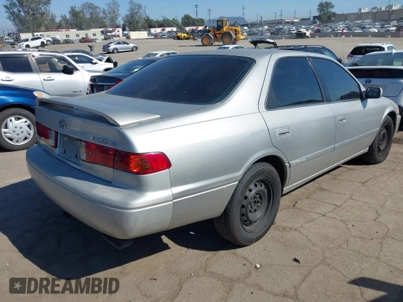 2001 Toyota Camry CE with VIN 4T1BG22K11U111984, listed as a IAAI auction lot 42009171 with 160,082 mi miles. Bid and sale history available at carsss.com. Image 4.