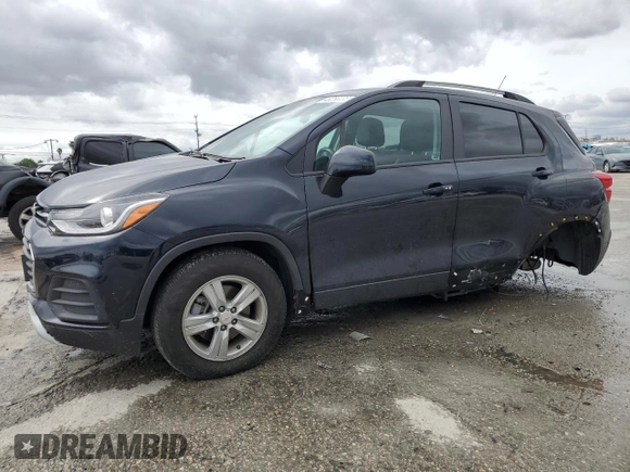 2022 Chevrolet Trax LT with VIN KL7CJPSM2NB568066, listed as a Copart auction lot 48256035 with 25,806 mi miles and Salvage Title. Bid and sale history available at carsss.com. Image 1.