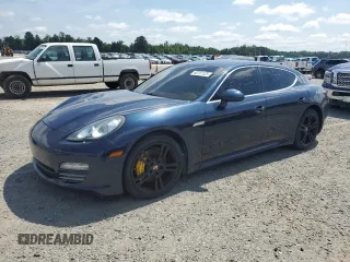 2011 Porsche Panamera S z VIN WP0AB2A72BL060756, wystawiony jako Copart lot #60761125 z przebiegiem Nie podano mil oraz Czysty tytuł • Clean title. Historia ofert i sprzedaży dostępna na DreamBid. Obrazek 1.