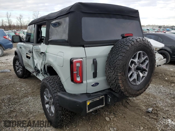 2024 Ford Bronco Big Bend z VIN 1FMDE7BH8RLA55673, wystawiony jako Copart lot #83586694 z przebiegiem 2629 mil mil oraz Szkody całkowita. Historia ofert i sprzedaży dostępna na DreamBid. Obrazek 2.