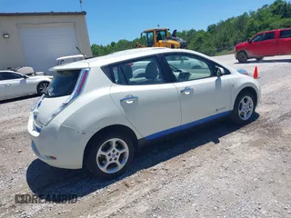 2011 Nissan LEAF SL-e z VIN JN1AZ0CP4BT004687, wystawiony jako IAAI lot #42318422 z przebiegiem 101 344 mil mil oraz . Historia ofert i sprzedaży dostępna na DreamBid. Obrazek 4.