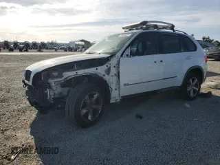 2008 BMW X5 3.0si z VIN 5UXFE43508L002589, wystawiony jako Copart lot #53404875 z przebiegiem 170 857 mil mil oraz Szkoda całkowita • Salvage title. Historia ofert i sprzedaży dostępna na DreamBid. Obrazek 1.