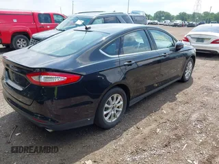 2016 Ford Fusion S z VIN 3FA6P0G78GR245055, wystawiony jako IAAI lot #42399174 z przebiegiem 132 674 mil mil oraz . Historia ofert i sprzedaży dostępna na DreamBid. Obrazek 4.