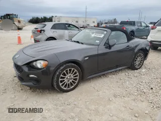 2017 FIAT 124 Spider Elaborazione Abarth z VIN JC1NFAEK4H0127606, wystawiony jako Copart lot #88480585 z przebiegiem 43 786 mil mil oraz Szkoda całkowita • Salvage title. Historia ofert i sprzedaży dostępna na DreamBid. Obrazek 1.