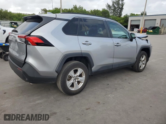 2021 Toyota RAV4 XLE with VIN 2T3W1RFVXMW161939, listed as a Copart auction lot 62233415 with 34,291 mi miles and Salvage title. Bid and sale history available at DreamBid. Image 3.