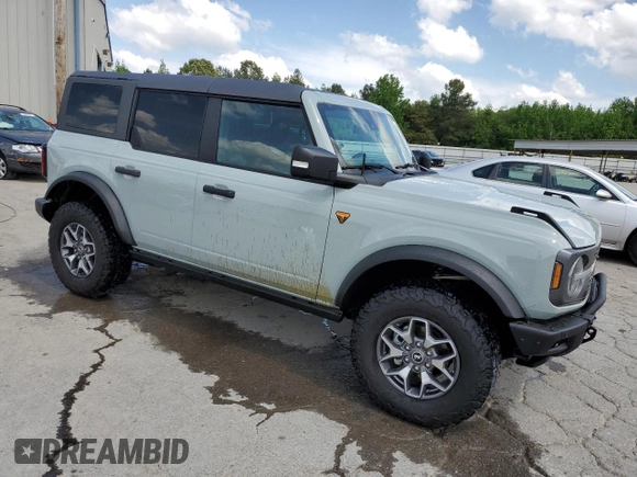 2023 Ford Bronco z VIN 1FMEE5DP8PLB29801, wystawiony jako Copart lot #55086715 z przebiegiem 14 826 mil mil oraz Szkoda całkowita • Salvage title. Historia ofert i sprzedaży dostępna na DreamBid. Obrazek 4.