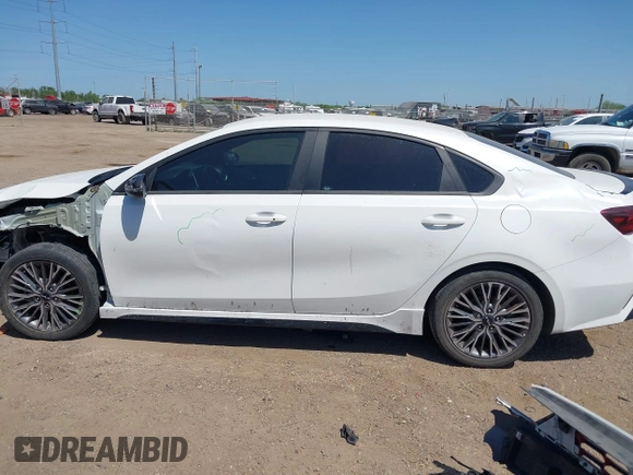 2023 Kia Forte GT-Line z VIN 3KPF54ADXPE665963, wystawiony jako IAAI lot #42014832 z przebiegiem 42 050 mil mil oraz . Historia ofert i sprzedaży dostępna na DreamBid. Obrazek 15.