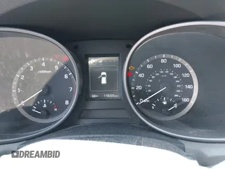 2017 Hyundai Santa Fe 2.4L z VIN 5NMZUDLB7HH015347, wystawiony jako IAAI lot #42035606 z przebiegiem 118 305 mil mil oraz . Historia ofert i sprzedaży dostępna na DreamBid. Obrazek 7.