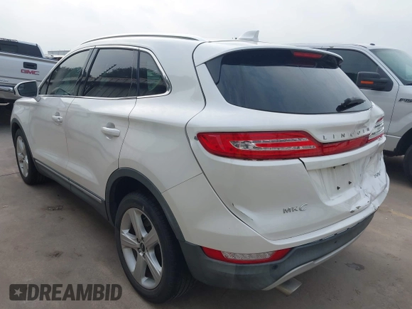 2017 Lincoln MKC Premiere z VIN 5LMCJ1C99HUL69530, wystawiony jako IAAI lot #42278151 z przebiegiem 45 809 mil mil oraz . Historia ofert i sprzedaży dostępna na DreamBid. Obrazek 18.