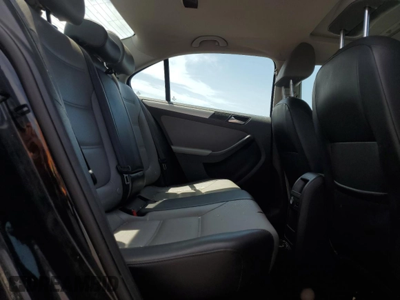 2013 Volkswagen Jetta Hybrid SE with VIN 3VW637AJXDM225219, listed as a Copart auction lot 63197905 with 97,672 mi miles and Clean title. Bid and sale history available at DreamBid. Image 10.