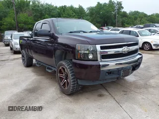 2008 Chevrolet Silverado 1500 Work Truck with VIN 1GCEC19X08Z102571, listed as a IAAI auction lot 42165549 with 131,295 mi miles and . Bid and sale history available at DreamBid. Image 1.