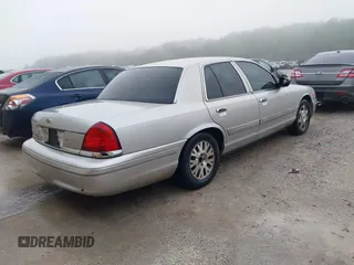 2004 Ford Crown Victoria LX с VIN 2FAFP74WX4X150238, выставлен на аукционе IAAI как лот 42359429 с пробегом 167 658 миль миль и . История ставок и продаж доступна на DreamBid. Изображение 4.
